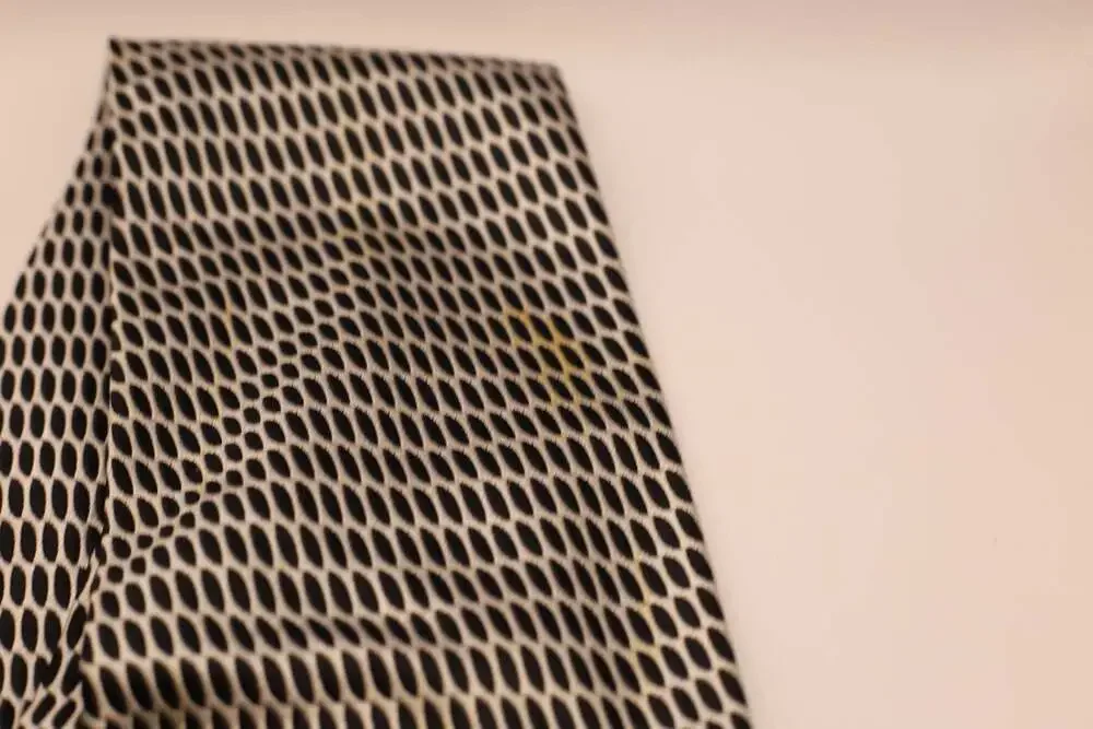 Avanzini Handmade in Italy 100% Silk Geometric Pattern Tie
